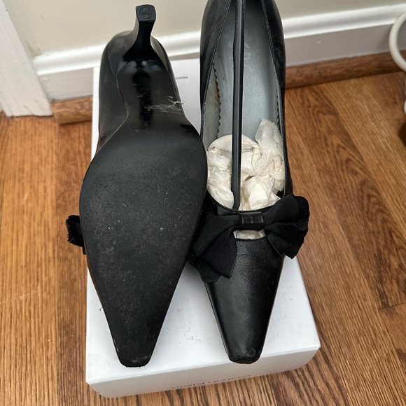 VGC BCBG heels- size 6 - Picture 3 of 9
